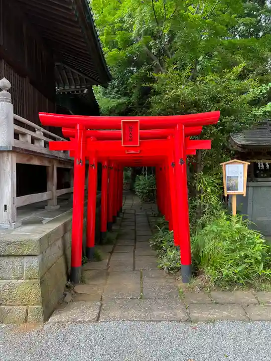 白笹稲荷神社の末社・摂社
