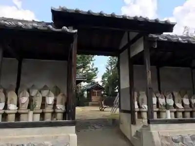 十応寺教会の山門・神門