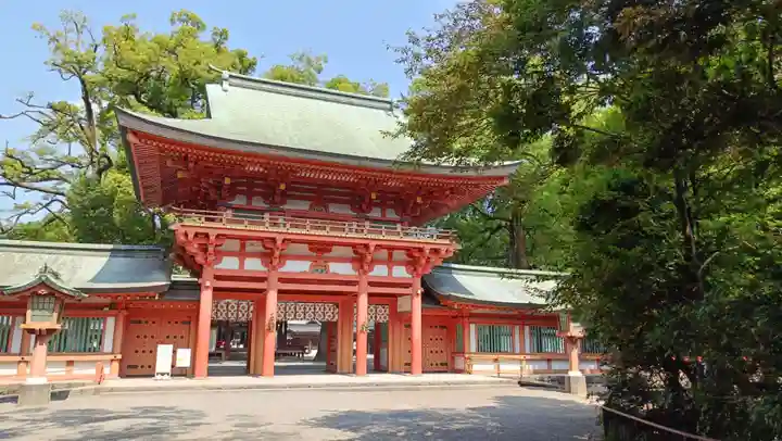 武蔵一宮氷川神社の山門・神門
