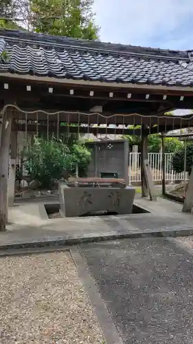 熊野三社の{uncategorized: "未分類", other: "その他", undefined: "問題あり", building: "その他建物", grave: "お墓", sacred_gate: "鳥居", guardian: "狛犬", statue: "像", buddha: "仏像", history: "歴史", nature: "自然", garden: "庭園", animal: "動物", pagoda: "塔", temizu: "手水舎", mountain_gate: "山門・神門", sanctuary: "本殿・本堂", subordinate: "末社・摂社", art: "芸術", scenery: "景色", jizo: "地蔵", ema: "絵馬", goshuin: "御朱印", omikuji: "おみくじ", items: "授与品その他", amulet: "お守り", goshuincho: "御朱印帳", eats: "食事", festival: "お祭り", votive_dance: "神楽", shichigosan: "七五三参", wedding: "結婚式", experience: "体験その他", initially: "初詣", around: "周辺", anti_infection: "感染症対策"}