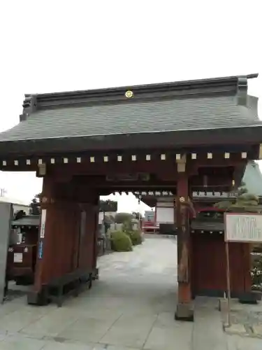 旦照山馬頭院観音寺の山門