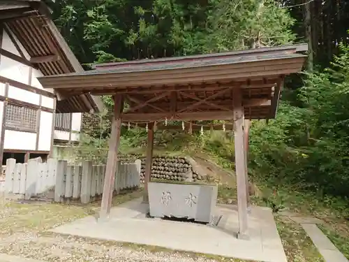 諏訪神社の手水舎