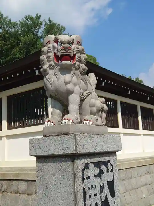 三好八幡社の狛犬