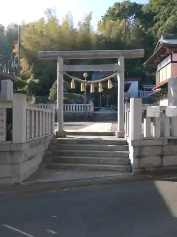 立石神社の{uncategorized: "未分類", other: "その他", undefined: "問題あり", building: "その他建物", grave: "お墓", sacred_gate: "鳥居", guardian: "狛犬", statue: "像", buddha: "仏像", history: "歴史", nature: "自然", garden: "庭園", animal: "動物", pagoda: "塔", temizu: "手水舎", mountain_gate: "山門・神門", sanctuary: "本殿・本堂", subordinate: "末社・摂社", art: "芸術", scenery: "景色", jizo: "地蔵", ema: "絵馬", goshuin: "御朱印", omikuji: "おみくじ", items: "授与品その他", amulet: "お守り", goshuincho: "御朱印帳", eats: "食事", festival: "お祭り", votive_dance: "神楽", shichigosan: "七五三参", wedding: "結婚式", experience: "体験その他", initially: "初詣", around: "周辺", anti_infection: "感染症対策"}