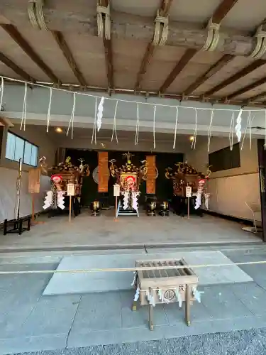 浅草神社の{uncategorized: "未分類", other: "その他", undefined: "問題あり", building: "その他建物", grave: "お墓", sacred_gate: "鳥居", guardian: "狛犬", statue: "像", buddha: "仏像", history: "歴史", nature: "自然", garden: "庭園", animal: "動物", pagoda: "塔", temizu: "手水舎", mountain_gate: "山門・神門", sanctuary: "本殿・本堂", subordinate: "末社・摂社", art: "芸術", scenery: "景色", jizo: "地蔵", ema: "絵馬", goshuin: "御朱印", omikuji: "おみくじ", items: "授与品その他", amulet: "お守り", goshuincho: "御朱印帳", eats: "食事", festival: "お祭り", votive_dance: "神楽", shichigosan: "七五三参", wedding: "結婚式", experience: "体験その他", initially: "初詣", around: "周辺", anti_infection: "感染症対策"}