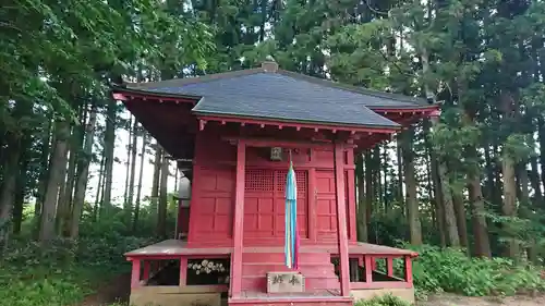 飯綱神社の本殿