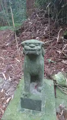 運難神社の狛犬