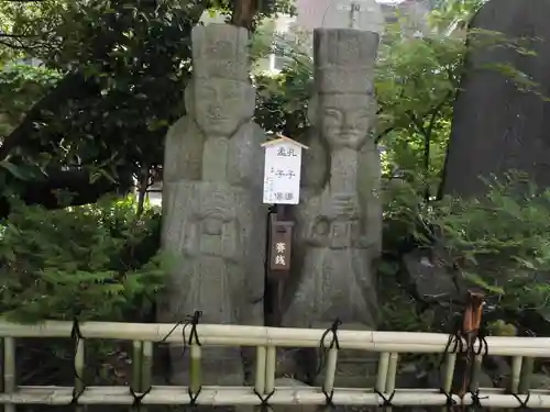 七社神社の像