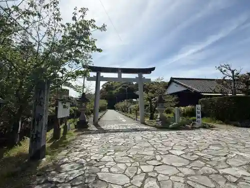 松阪神社の{uncategorized: "未分類", other: "その他", undefined: "問題あり", building: "その他建物", grave: "お墓", sacred_gate: "鳥居", guardian: "狛犬", statue: "像", buddha: "仏像", history: "歴史", nature: "自然", garden: "庭園", animal: "動物", pagoda: "塔", temizu: "手水舎", mountain_gate: "山門・神門", sanctuary: "本殿・本堂", subordinate: "末社・摂社", art: "芸術", scenery: "景色", jizo: "地蔵", ema: "絵馬", goshuin: "御朱印", omikuji: "おみくじ", items: "授与品その他", amulet: "お守り", goshuincho: "御朱印帳", eats: "食事", festival: "お祭り", votive_dance: "神楽", shichigosan: "七五三参", wedding: "結婚式", experience: "体験その他", initially: "初詣", around: "周辺", anti_infection: "感染症対策"}