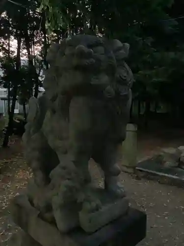 六所社（如意申町）の狛犬