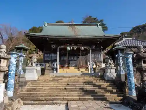 陶山神社の{uncategorized: "未分類", other: "その他", undefined: "問題あり", building: "その他建物", grave: "お墓", sacred_gate: "鳥居", guardian: "狛犬", statue: "像", buddha: "仏像", history: "歴史", nature: "自然", garden: "庭園", animal: "動物", pagoda: "塔", temizu: "手水舎", mountain_gate: "山門・神門", sanctuary: "本殿・本堂", subordinate: "末社・摂社", art: "芸術", scenery: "景色", jizo: "地蔵", ema: "絵馬", goshuin: "御朱印", omikuji: "おみくじ", items: "授与品その他", amulet: "お守り", goshuincho: "御朱印帳", eats: "食事", festival: "お祭り", votive_dance: "神楽", shichigosan: "七五三参", wedding: "結婚式", experience: "体験その他", initially: "初詣", around: "周辺", anti_infection: "感染症対策"}