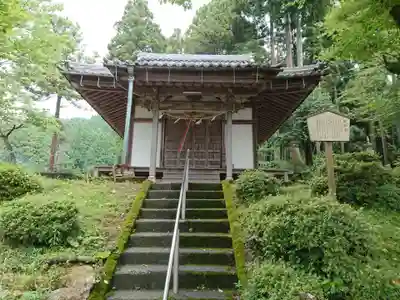 観音堂の本殿・本堂