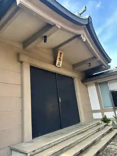 品川神社の{uncategorized: "未分類", other: "その他", undefined: "問題あり", building: "その他建物", grave: "お墓", sacred_gate: "鳥居", guardian: "狛犬", statue: "像", buddha: "仏像", history: "歴史", nature: "自然", garden: "庭園", animal: "動物", pagoda: "塔", temizu: "手水舎", mountain_gate: "山門・神門", sanctuary: "本殿・本堂", subordinate: "末社・摂社", art: "芸術", scenery: "景色", jizo: "地蔵", ema: "絵馬", goshuin: "御朱印", omikuji: "おみくじ", items: "授与品その他", amulet: "お守り", goshuincho: "御朱印帳", eats: "食事", festival: "お祭り", votive_dance: "神楽", shichigosan: "七五三参", wedding: "結婚式", experience: "体験その他", initially: "初詣", around: "周辺", anti_infection: "感染症対策"}
