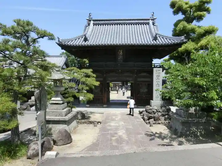 西林寺の山門・神門