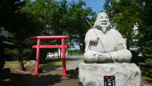 白老八幡神社の像