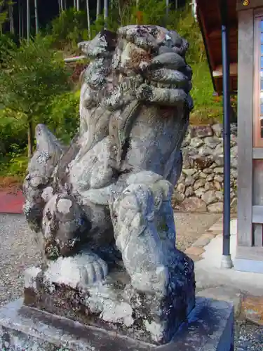 照日神社の狛犬