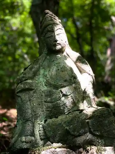 諏訪神社の仏像