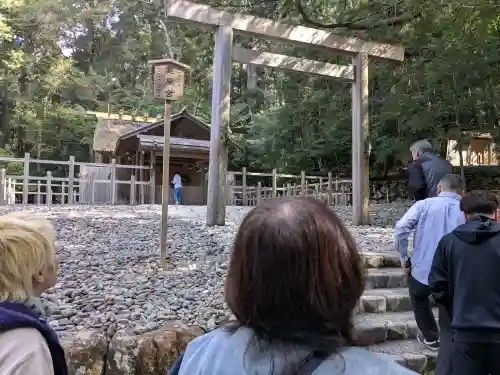 瀧原宮(皇大神宮別宮)の{uncategorized: "未分類", other: "その他", undefined: "問題あり", building: "その他建物", grave: "お墓", sacred_gate: "鳥居", guardian: "狛犬", statue: "像", buddha: "仏像", history: "歴史", nature: "自然", garden: "庭園", animal: "動物", pagoda: "塔", temizu: "手水舎", mountain_gate: "山門・神門", sanctuary: "本殿・本堂", subordinate: "末社・摂社", art: "芸術", scenery: "景色", jizo: "地蔵", ema: "絵馬", goshuin: "御朱印", omikuji: "おみくじ", items: "授与品その他", amulet: "お守り", goshuincho: "御朱印帳", eats: "食事", festival: "お祭り", votive_dance: "神楽", shichigosan: "七五三参", wedding: "結婚式", experience: "体験その他", initially: "初詣", around: "周辺", anti_infection: "感染症対策"}