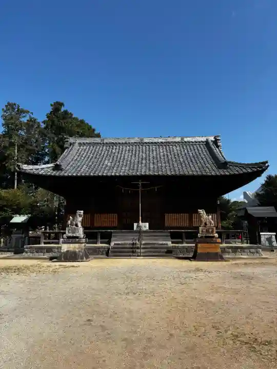 素盞嗚神社の{uncategorized: "未分類", other: "その他", undefined: "問題あり", building: "その他建物", grave: "お墓", sacred_gate: "鳥居", guardian: "狛犬", statue: "像", buddha: "仏像", history: "歴史", nature: "自然", garden: "庭園", animal: "動物", pagoda: "塔", temizu: "手水舎", mountain_gate: "山門・神門", sanctuary: "本殿・本堂", subordinate: "末社・摂社", art: "芸術", scenery: "景色", jizo: "地蔵", ema: "絵馬", goshuin: "御朱印", omikuji: "おみくじ", items: "授与品その他", amulet: "お守り", goshuincho: "御朱印帳", eats: "食事", festival: "お祭り", votive_dance: "神楽", shichigosan: "七五三参", wedding: "結婚式", experience: "体験その他", initially: "初詣", around: "周辺", anti_infection: "感染症対策"}