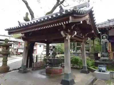 新井薬師(梅照院)の手水舎