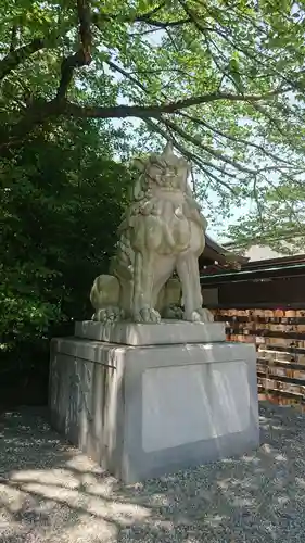 寒川神社の狛犬