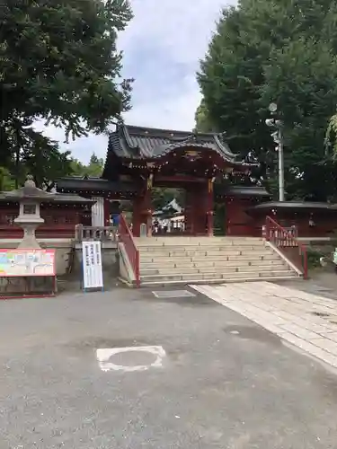 秩父神社の山門