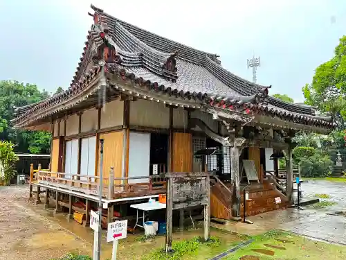 金武観音寺の本殿