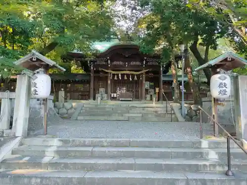 堤治神社の本殿