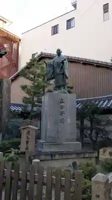 本能寺の像