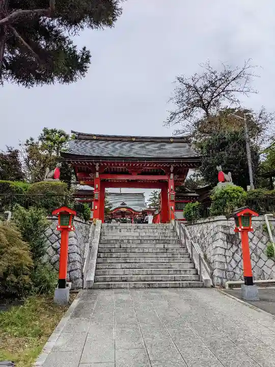 東伏見稲荷神社の山門・神門