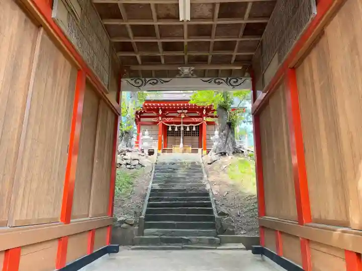 戸倉神社の{uncategorized: "未分類", other: "その他", undefined: "問題あり", building: "その他建物", grave: "お墓", sacred_gate: "鳥居", guardian: "狛犬", statue: "像", buddha: "仏像", history: "歴史", nature: "自然", garden: "庭園", animal: "動物", pagoda: "塔", temizu: "手水舎", mountain_gate: "山門・神門", sanctuary: "本殿・本堂", subordinate: "末社・摂社", art: "芸術", scenery: "景色", jizo: "地蔵", ema: "絵馬", goshuin: "御朱印", omikuji: "おみくじ", items: "授与品その他", amulet: "お守り", goshuincho: "御朱印帳", eats: "食事", festival: "お祭り", votive_dance: "神楽", shichigosan: "七五三参", wedding: "結婚式", experience: "体験その他", initially: "初詣", around: "周辺", anti_infection: "感染症対策"}