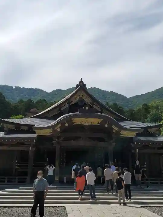 彌彦神社の本殿・本堂