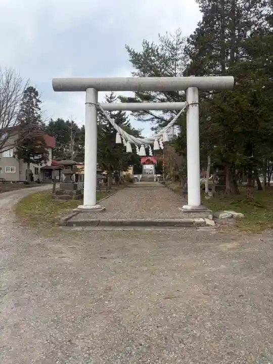 樺戸神社の{uncategorized: "未分類", other: "その他", undefined: "問題あり", building: "その他建物", grave: "お墓", sacred_gate: "鳥居", guardian: "狛犬", statue: "像", buddha: "仏像", history: "歴史", nature: "自然", garden: "庭園", animal: "動物", pagoda: "塔", temizu: "手水舎", mountain_gate: "山門・神門", sanctuary: "本殿・本堂", subordinate: "末社・摂社", art: "芸術", scenery: "景色", jizo: "地蔵", ema: "絵馬", goshuin: "御朱印", omikuji: "おみくじ", items: "授与品その他", amulet: "お守り", goshuincho: "御朱印帳", eats: "食事", festival: "お祭り", votive_dance: "神楽", shichigosan: "七五三参", wedding: "結婚式", experience: "体験その他", initially: "初詣", around: "周辺", anti_infection: "感染症対策"}