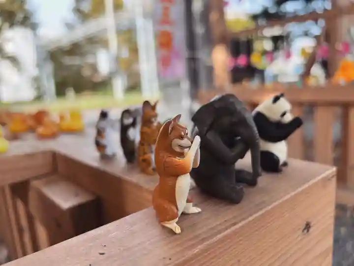 札幌諏訪神社の像