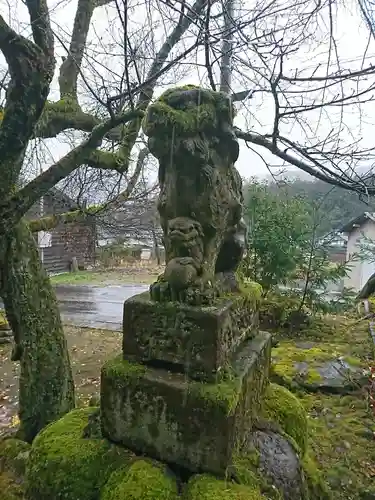 神明神社の狛犬