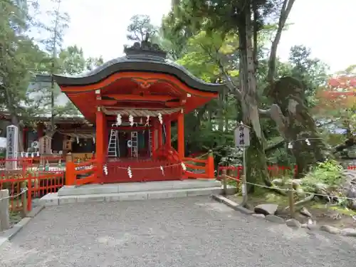 生島足島神社の本殿・本堂