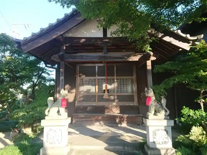 徳本稲荷の本殿・本堂