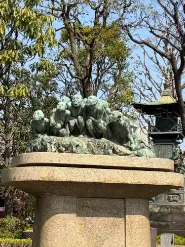 浅草寺の像