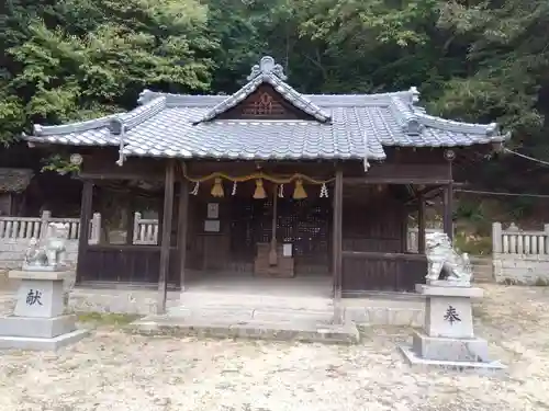 佐方八幡神社の本殿