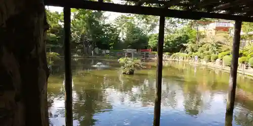 越ヶ谷久伊豆神社の庭園