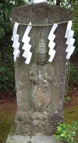 成田熊野神社の仏像