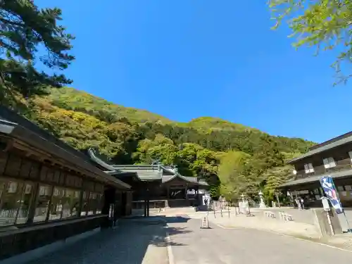 函館八幡宮の{uncategorized: "未分類", other: "その他", undefined: "問題あり", building: "その他建物", grave: "お墓", sacred_gate: "鳥居", guardian: "狛犬", statue: "像", buddha: "仏像", history: "歴史", nature: "自然", garden: "庭園", animal: "動物", pagoda: "塔", temizu: "手水舎", mountain_gate: "山門・神門", sanctuary: "本殿・本堂", subordinate: "末社・摂社", art: "芸術", scenery: "景色", jizo: "地蔵", ema: "絵馬", goshuin: "御朱印", omikuji: "おみくじ", items: "授与品その他", amulet: "お守り", goshuincho: "御朱印帳", eats: "食事", festival: "お祭り", votive_dance: "神楽", shichigosan: "七五三参", wedding: "結婚式", experience: "体験その他", initially: "初詣", around: "周辺", anti_infection: "感染症対策"}