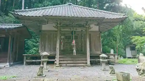 尾崎神社の本殿