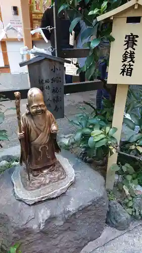 小網神社の像