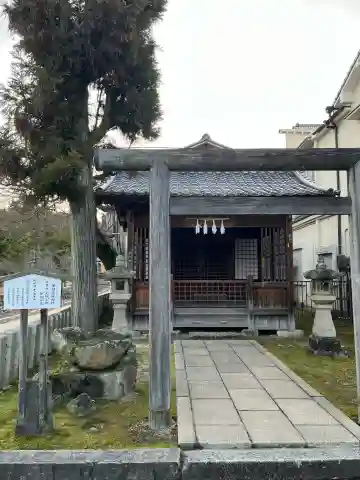 金刀比羅神社の{uncategorized: "未分類", other: "その他", undefined: "問題あり", building: "その他建物", grave: "お墓", sacred_gate: "鳥居", guardian: "狛犬", statue: "像", buddha: "仏像", history: "歴史", nature: "自然", garden: "庭園", animal: "動物", pagoda: "塔", temizu: "手水舎", mountain_gate: "山門・神門", sanctuary: "本殿・本堂", subordinate: "末社・摂社", art: "芸術", scenery: "景色", jizo: "地蔵", ema: "絵馬", goshuin: "御朱印", omikuji: "おみくじ", items: "授与品その他", amulet: "お守り", goshuincho: "御朱印帳", eats: "食事", festival: "お祭り", votive_dance: "神楽", shichigosan: "七五三参", wedding: "結婚式", experience: "体験その他", initially: "初詣", around: "周辺", anti_infection: "感染症対策"}
