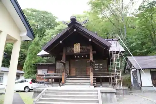 湯澤神社の本殿