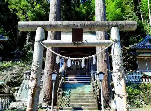 諏訪神社の鳥居