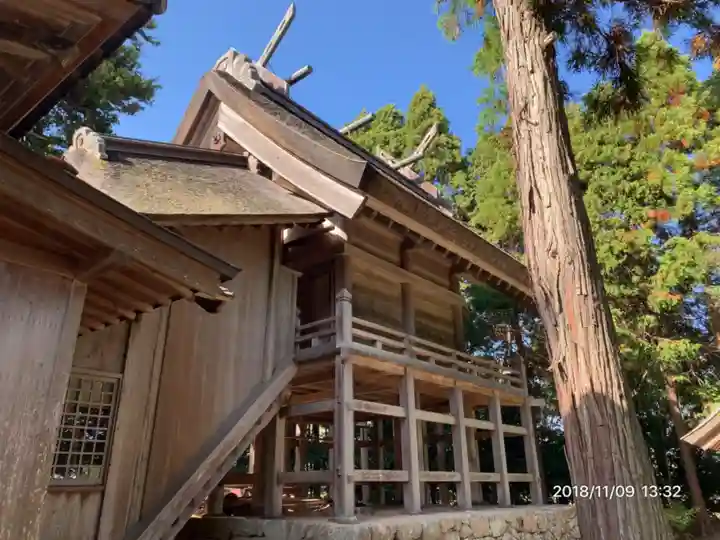 六所神社の本殿・本堂