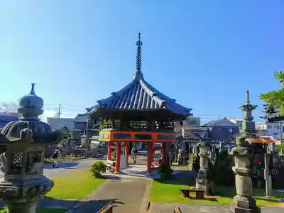宝珠院の山門・神門