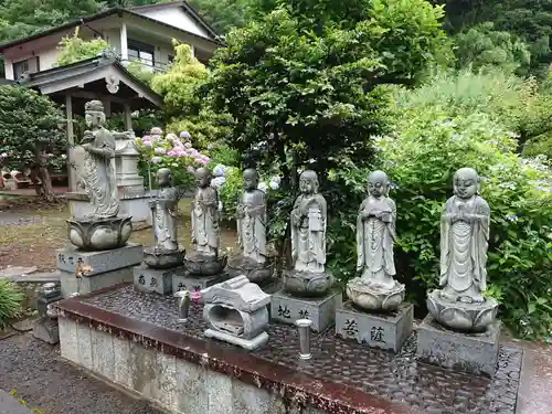 萬松寺の地蔵